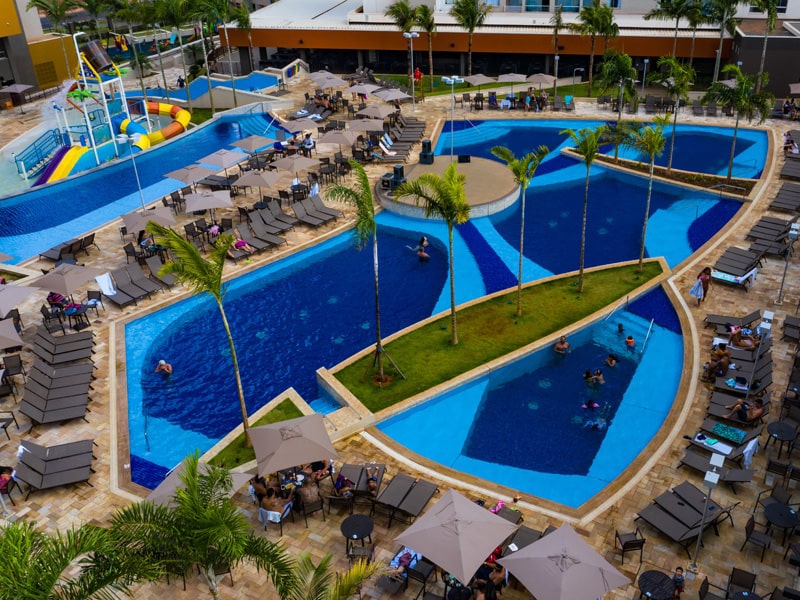 Complexo de piscinas do resort visto do alto
